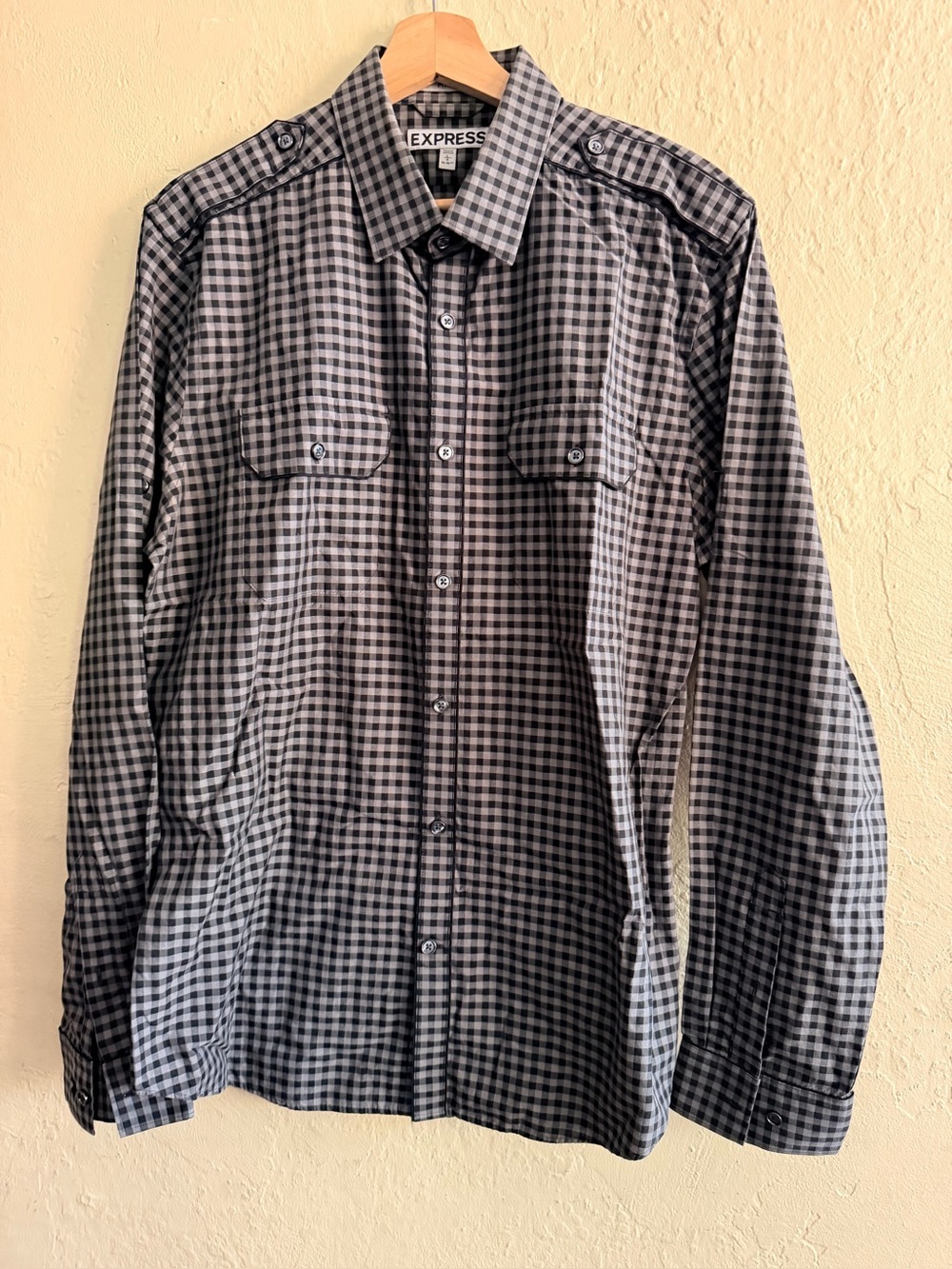 EXPRESS fitted men’s large button down